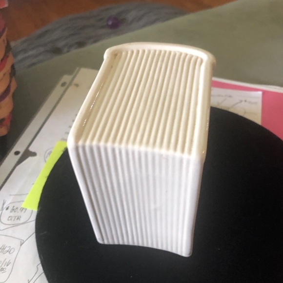 Royal Doultin Bunnykins book bank - Picture 3 of 4